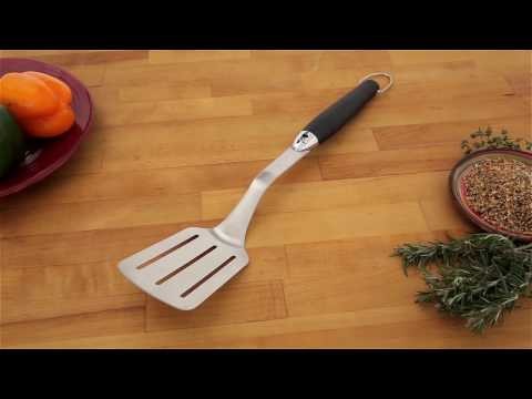 Лопатка для гриля Weber, широкая, с изогнутой ручкой  -video