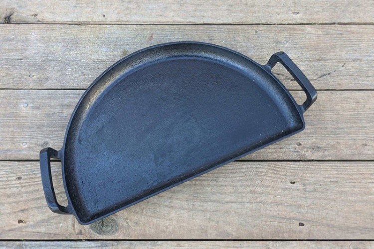 Чугунный поддон Drip ‘N Griddle Cast Iron для корзины SnS 57 см 